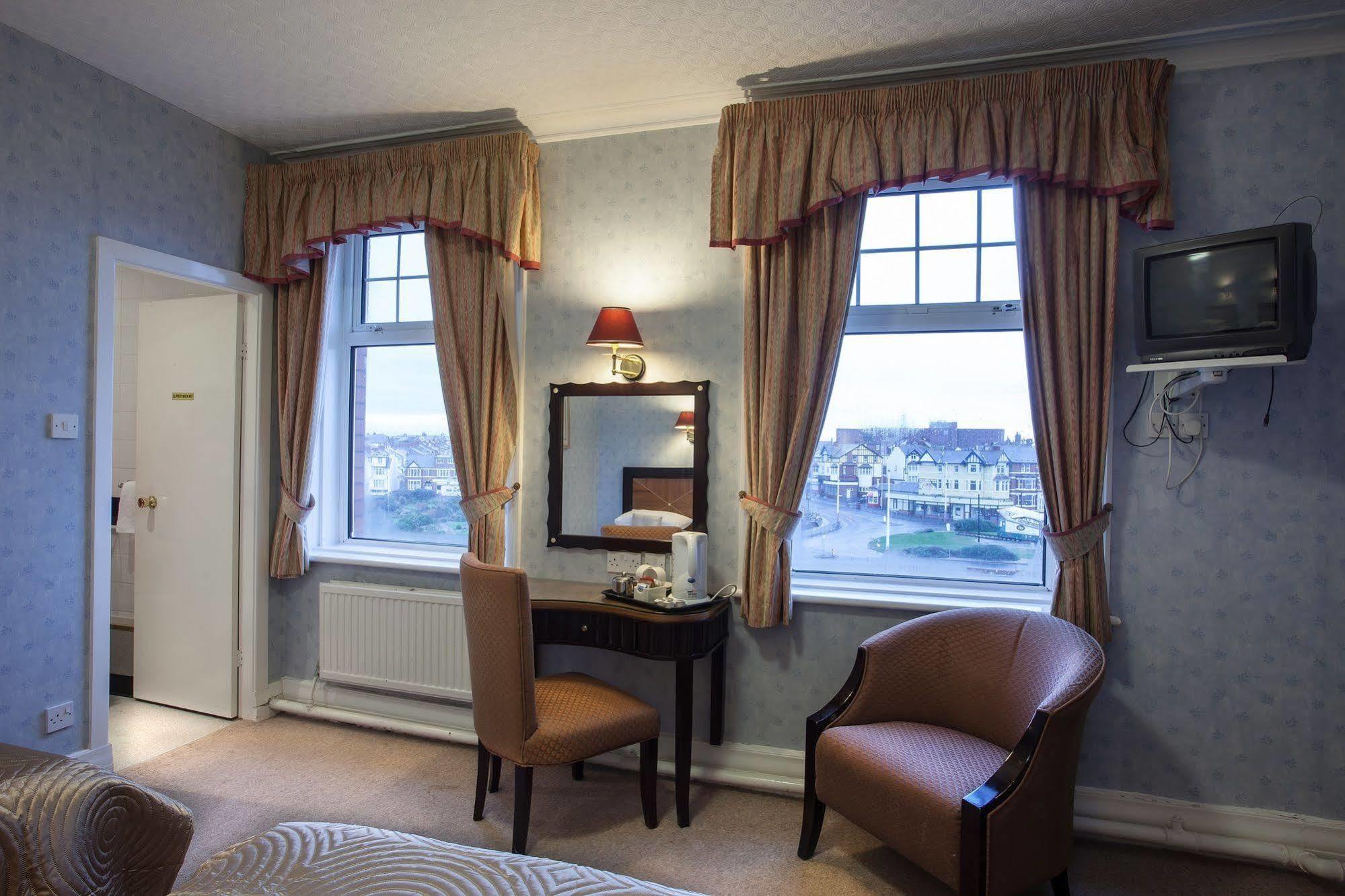 The Savoy Hotel (Adults Only) Blackpool Eksteriør billede
